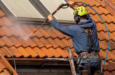 Démoussage et hydrofuge de toiture à Caisnes